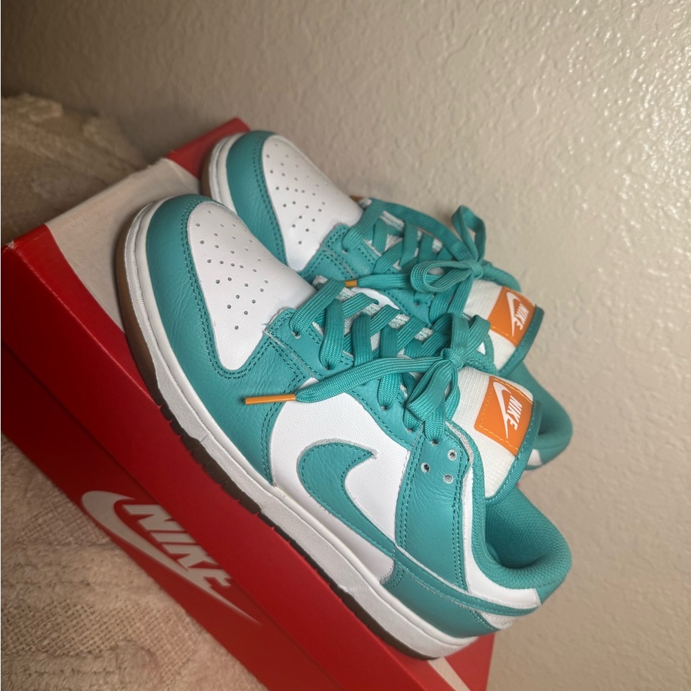 Nike Women Turquoise and White Sneakers